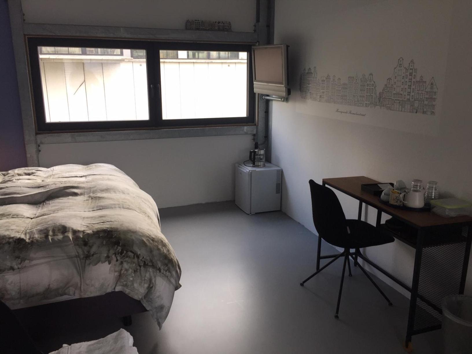 Reiwa Bed & Breakfast Амстердам Екстериор снимка